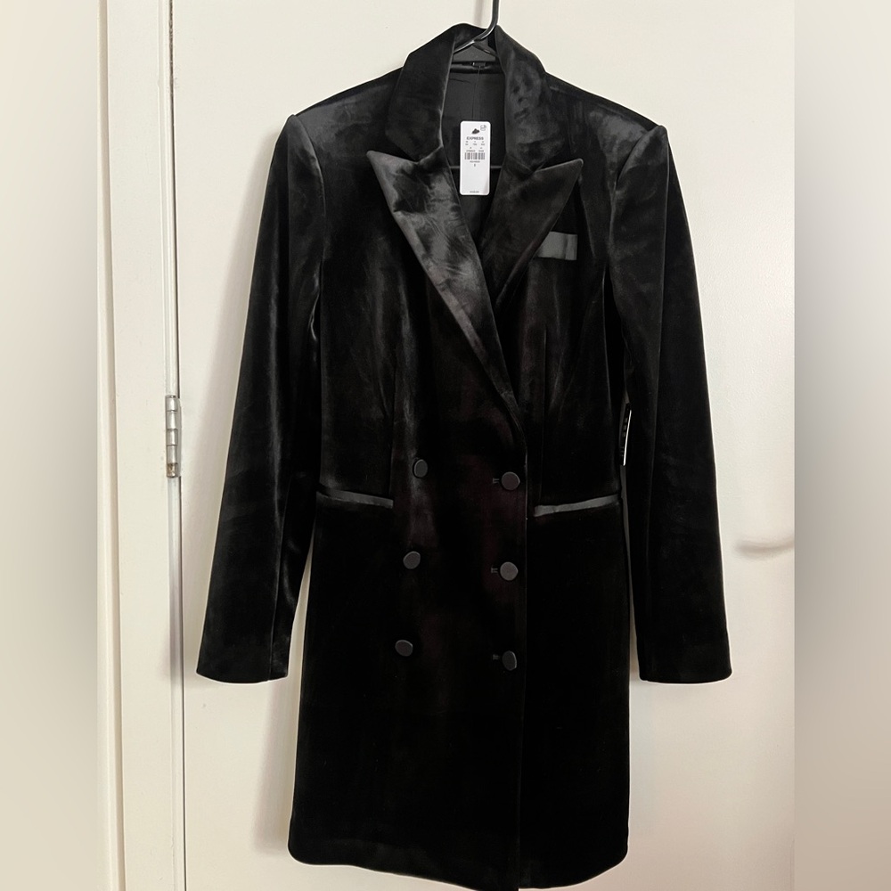 Express Black Velvet Double Breasted Padded
Shoulder Mini Blazer Dress size S